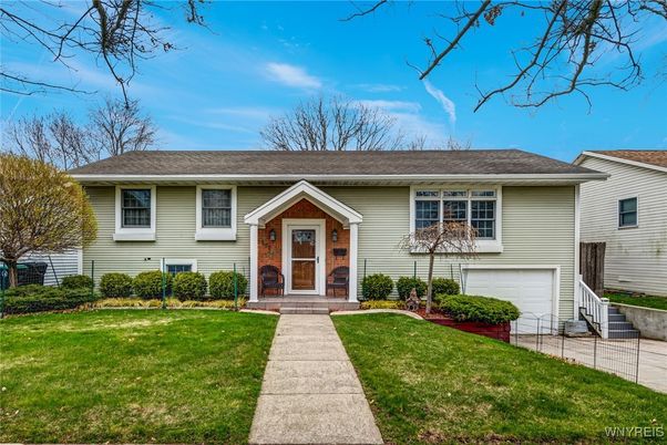 Attached, Exterior, Facade, Raised Ranch