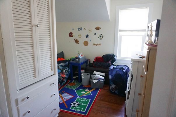 Interior, Washer, Wood Texture Flooring