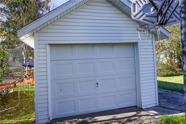 Detached Garage, Exterior