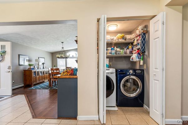 Interior, Utility Closets, Washer, Wood Texture Flooring
