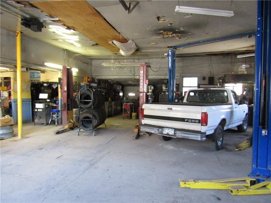 Garage, Interior