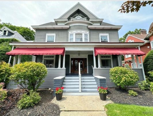 Exterior, Facade, Queen Anne Victorian