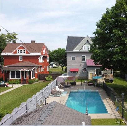 Exterior, Pool