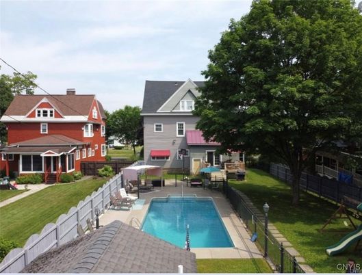 Exterior, Pool