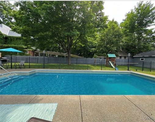 Exterior, Playground, Pool