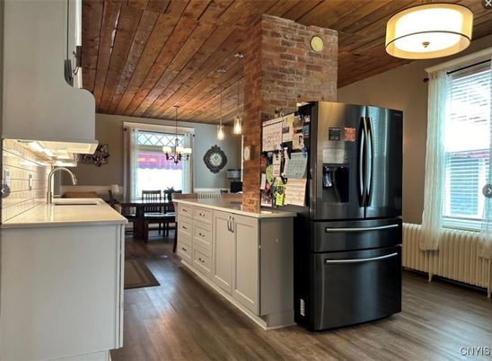 Dining room, Interior, Kitchen, Pendant Lights, Stone Walls, Wooden Ceilings, Wood Texture Flooring