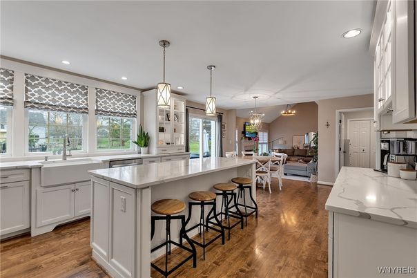 Chandelier, Dining room, Interior, Kitchen, Pendant Lights, Recessed Lighting, Wood Texture Flooring