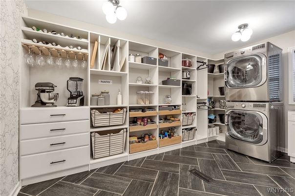 Interior, Utility Closets, Washer, Wood Texture Flooring