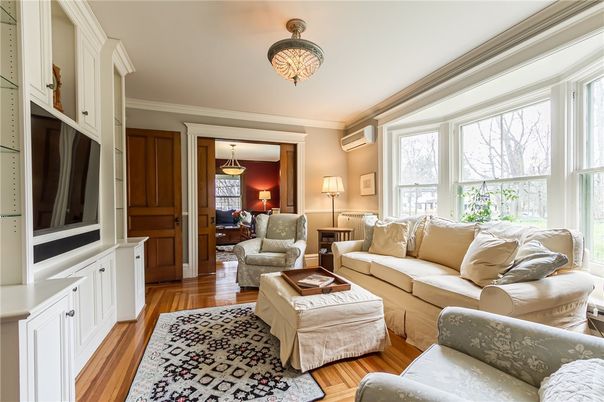 Interior, Living room, Pendant Lights, Wood Texture Flooring