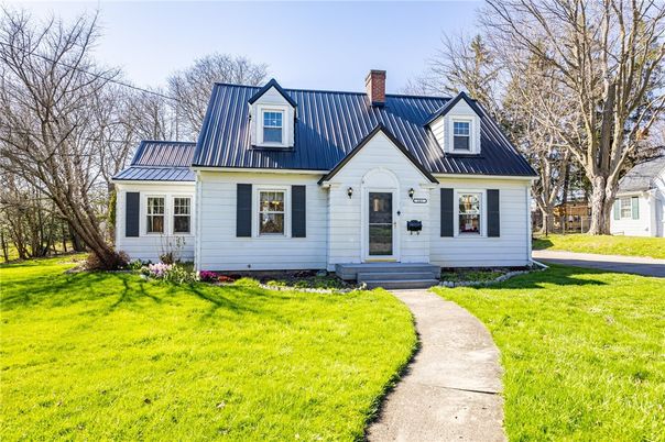 Exterior, Facade, Cape Cod