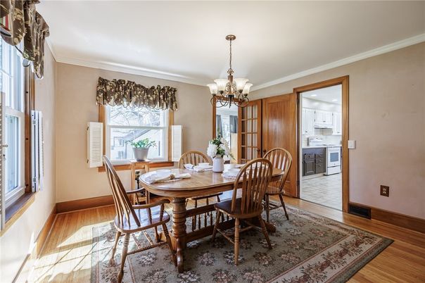 Chandelier, Dining room, Interior, Kitchen, Wood Texture Flooring
