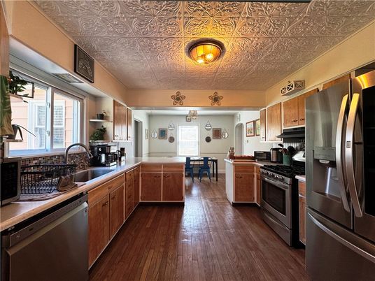 Dining room, Interior, Kitchen, Stainless Steel Appliances, Wood Texture Flooring