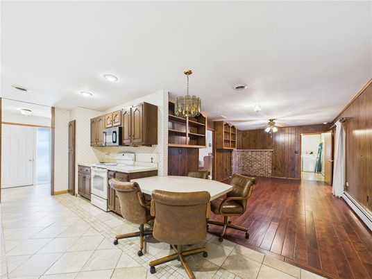 Chandelier, Dining room, Interior, Kitchen, Recessed Lighting, Wood Texture Flooring