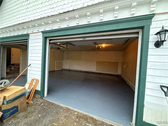 Garage, Interior