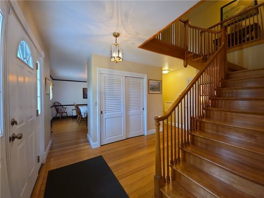 Interior, Pendant Lights, Wood Texture Flooring