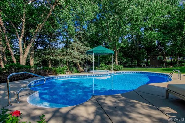 Exterior, Pool