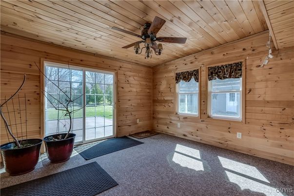 Empty room, Interior, Wooden Ceilings, Wooden Walls