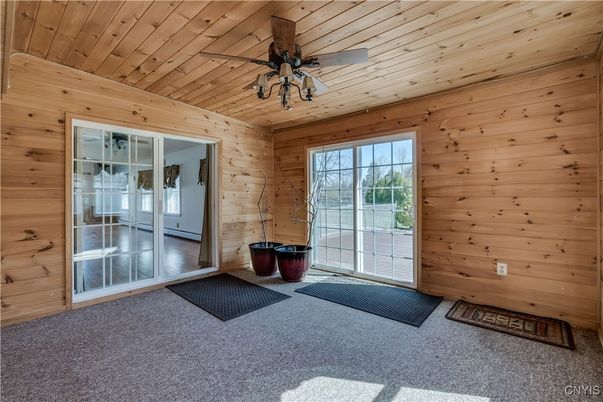 Empty room, Interior, Wooden Ceilings, Wooden Walls