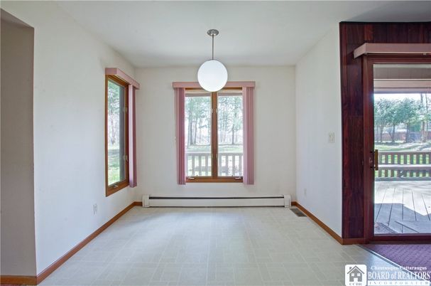 Empty room, Interior, Pendant Lights