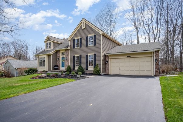 Attached, Exterior, Facade, Farmhouse