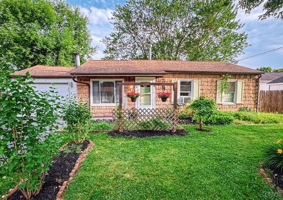 Backyard, Exterior, Facade, Ranch