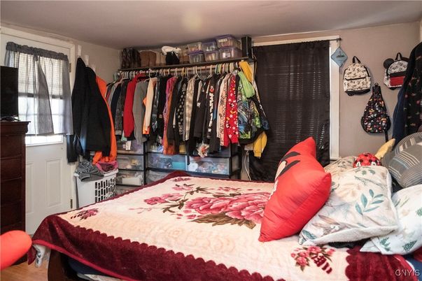 Bedroom, Interior, Walk-in Closets, Wood Texture Flooring