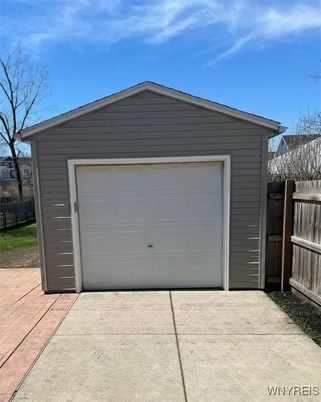 Detached Garage, Exterior