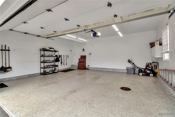 Garage, Interior