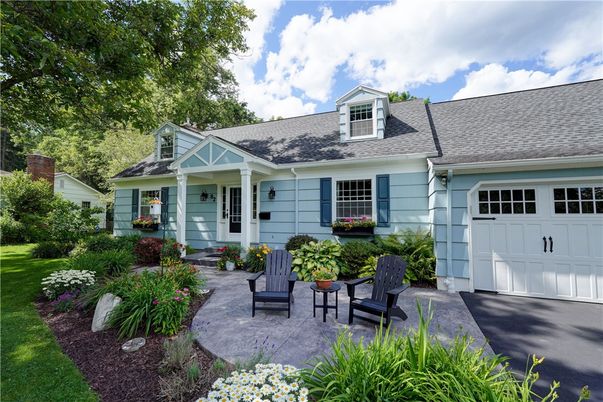 Attached, Exterior, Facade, Ranch