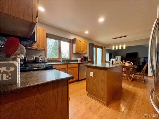 Dining room, Interior, Kitchen, Pendant Lights, Recessed Lighting, Wood Texture Flooring