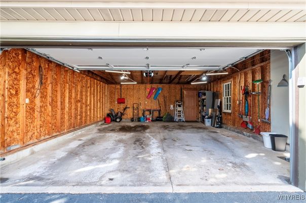 Garage, Interior, Wooden Walls