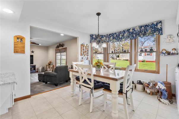 Dining room, Interior, Living room, Pendant Lights, Recessed Lighting