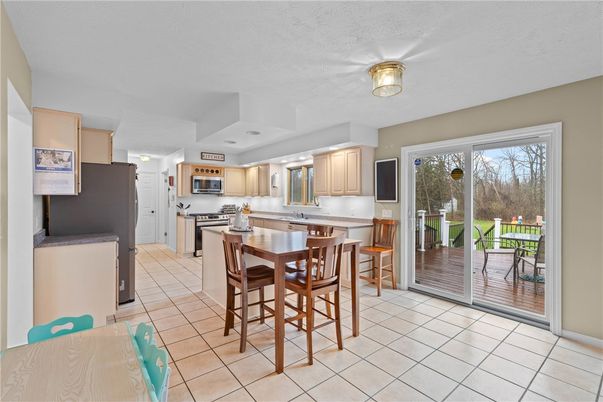 Dining room, Interior, Kitchen, Stainless Steel Appliances
