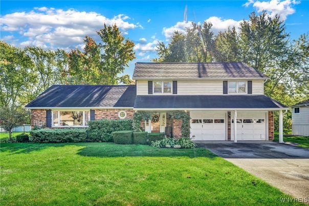 Attached, Exterior, Facade, Brick Facade, Cape Cod