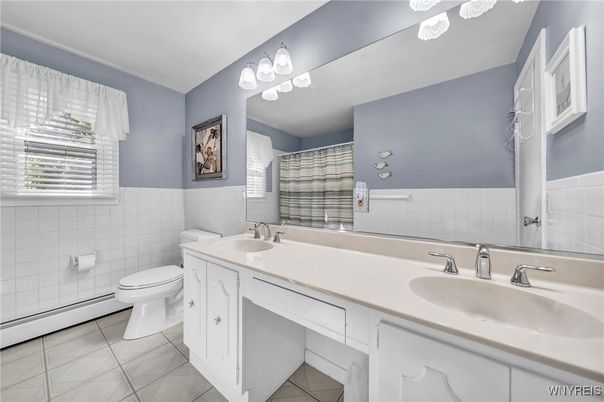Bathroom, Dual Sink Vanities, Interior
