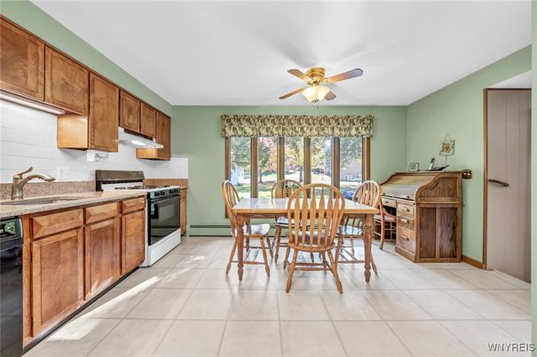 Dining room, Interior, Kitchen