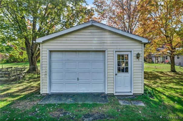 Detached Garage, Exterior