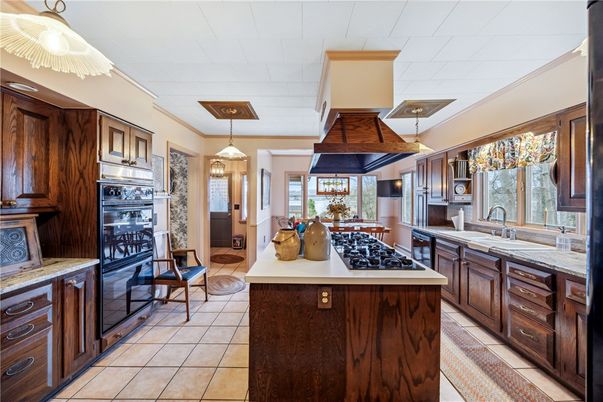 Dining room, Interior, Kitchen, Pendant Lights, Stainless Steel Appliances
