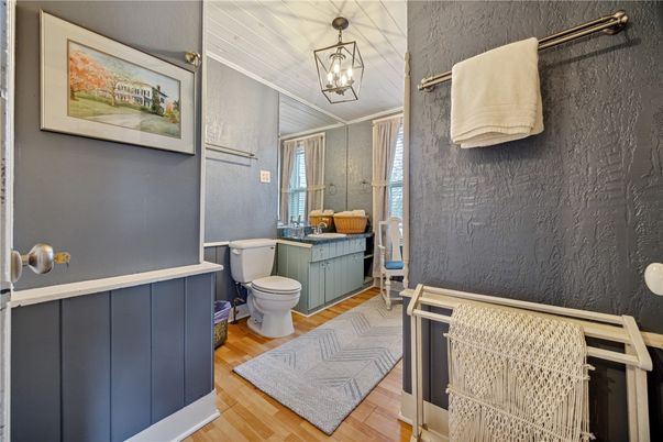 Bathroom, Interior, Pendant Lights, Wood Texture Flooring