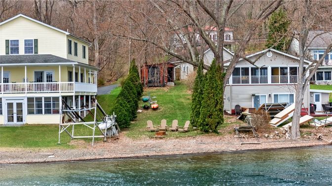 Exterior, Lake