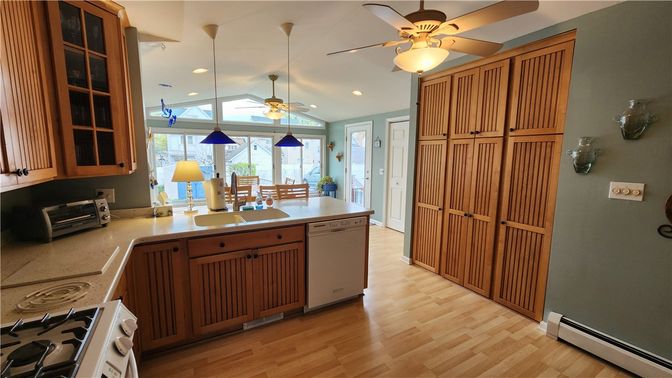 Dining room, Interior, Kitchen, Pendant Lights, Recessed Lighting, Wood Texture Flooring
