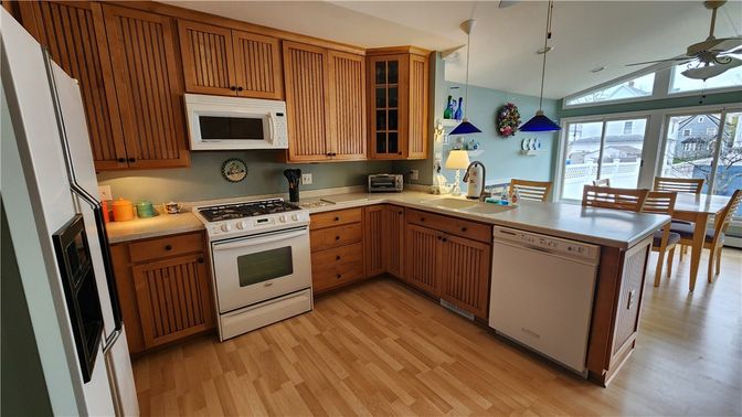 Dining room, Interior, Kitchen, Pendant Lights, Wood Texture Flooring