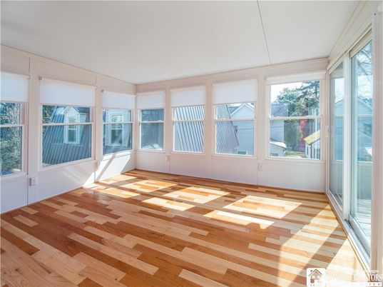 Empty room, Interior, Sun Room, Wood Texture Flooring