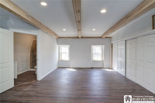 Empty room, Interior, Recessed Lighting, Wooden Beams, Wood Texture Flooring