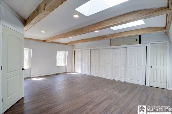 Empty room, Interior, Recessed Lighting, Wooden Beams, Wood Texture Flooring