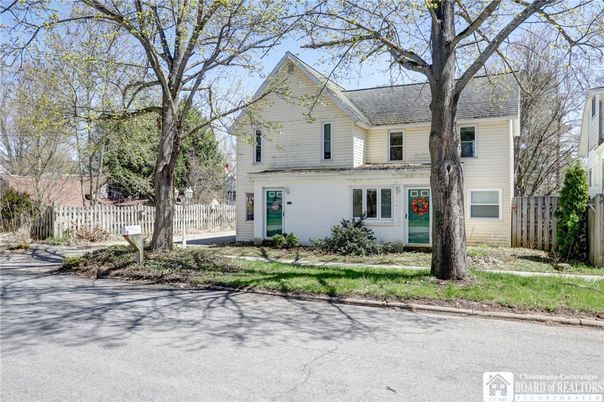 Exterior, Facade, Farmhouse