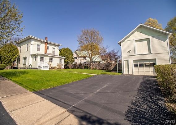 Attached, Exterior, Facade, Farmhouse