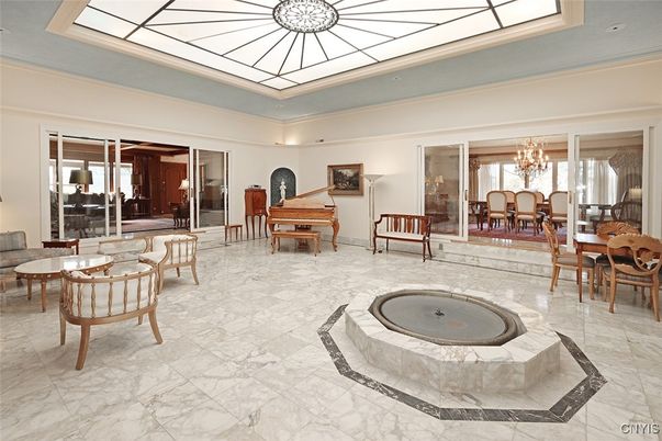 Chandelier, Dining room, Interior, Marble, Piano
