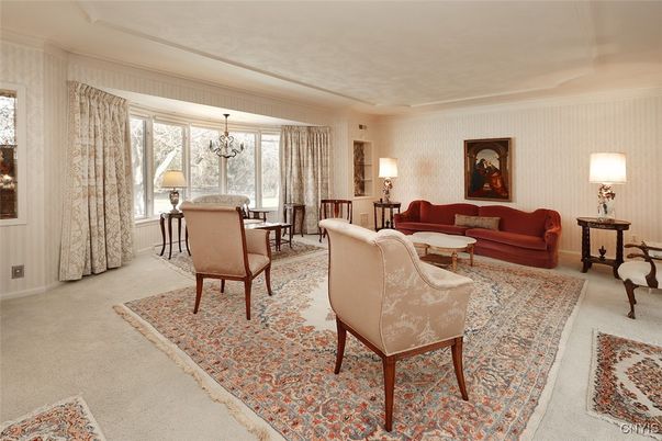 Chandelier, Dining room, Interior, Living room
