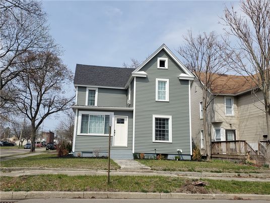 Exterior, Facade, Farmhouse